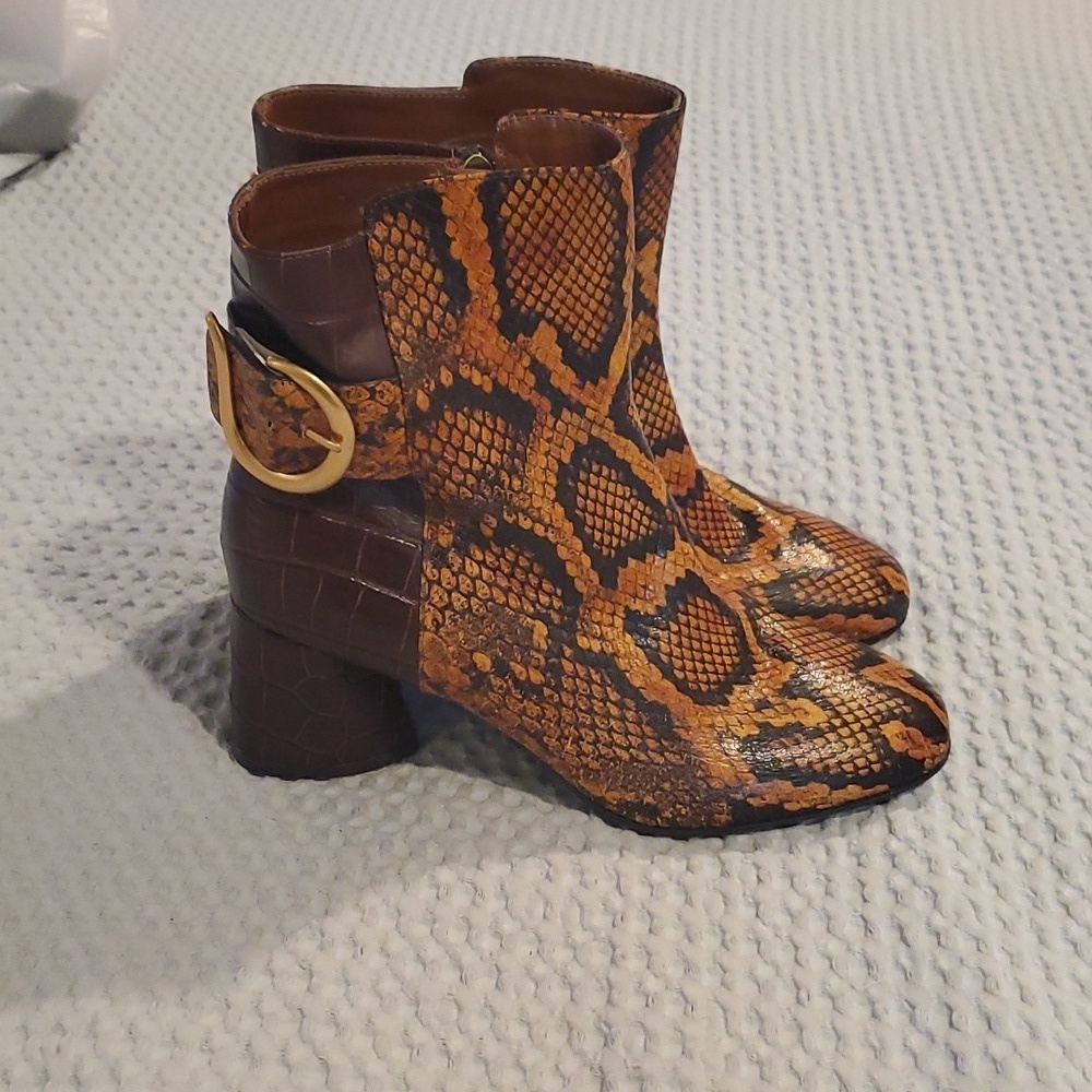 Aerosoles Retro Snakeskin Size 6 Booties (#5)